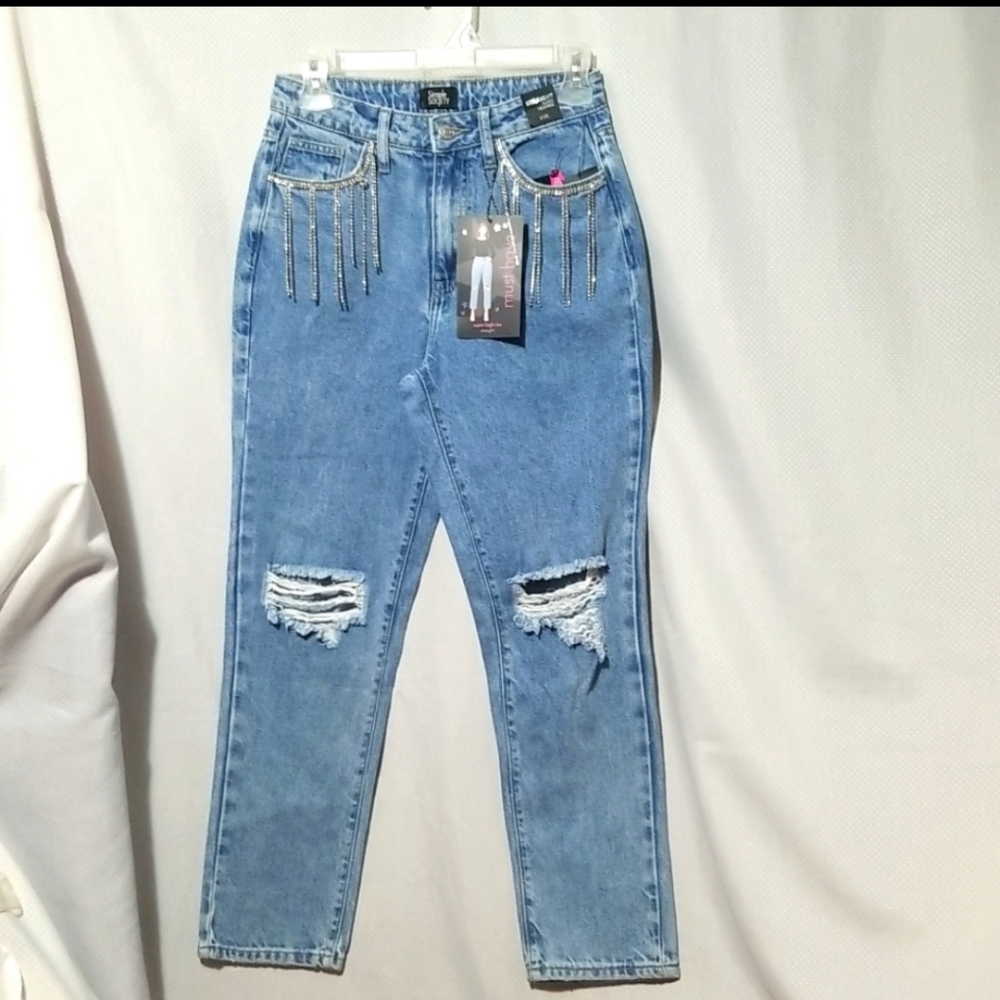 Cute jeans.
